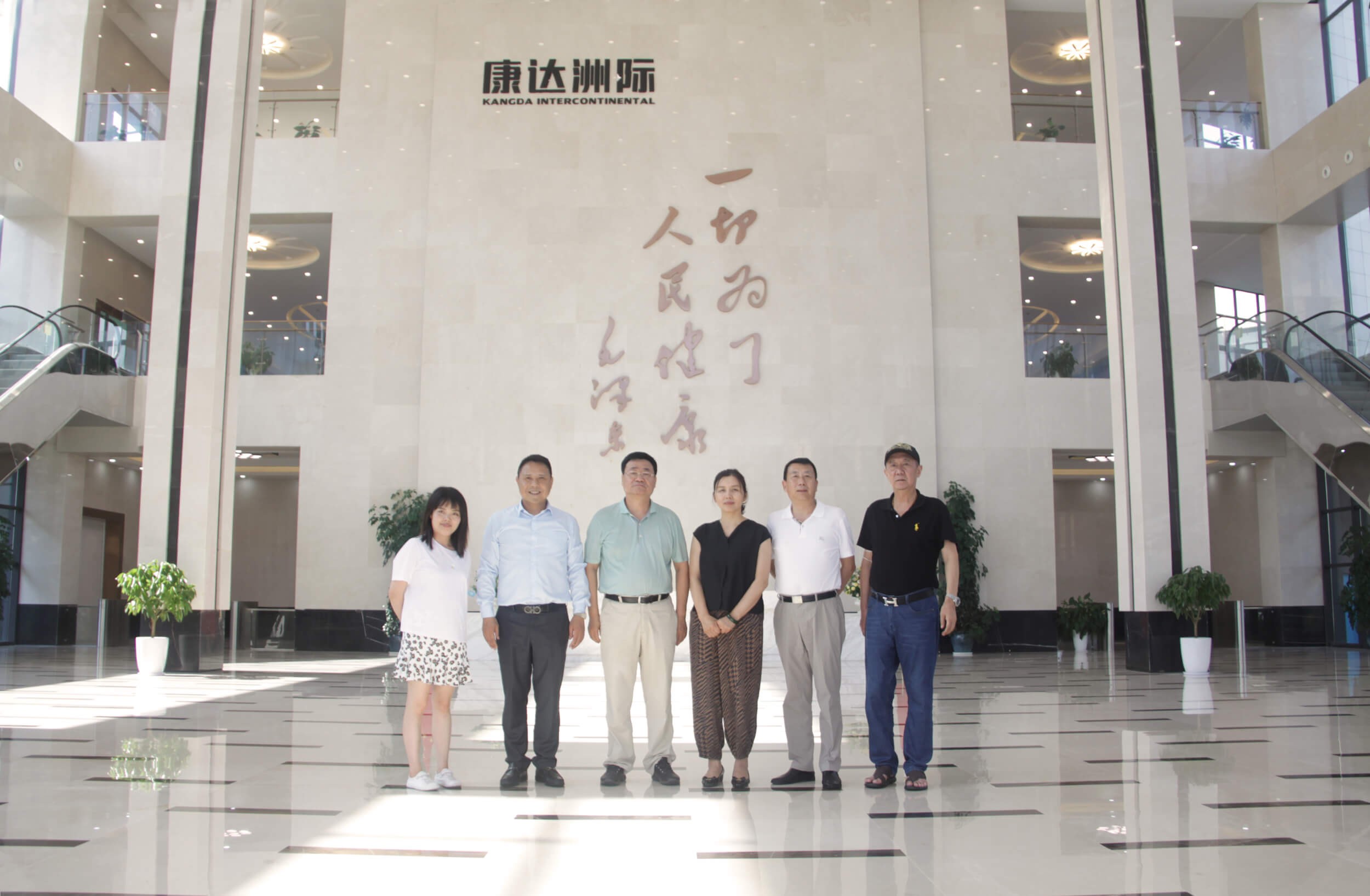 陜西人民醫(yī)院領(lǐng)導(dǎo)一行參觀(guān)考察